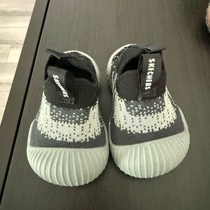 Skechers little explorer slip on shoes